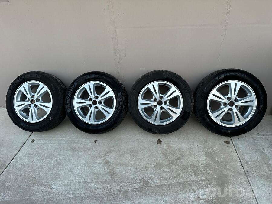 Ford, valuveljed