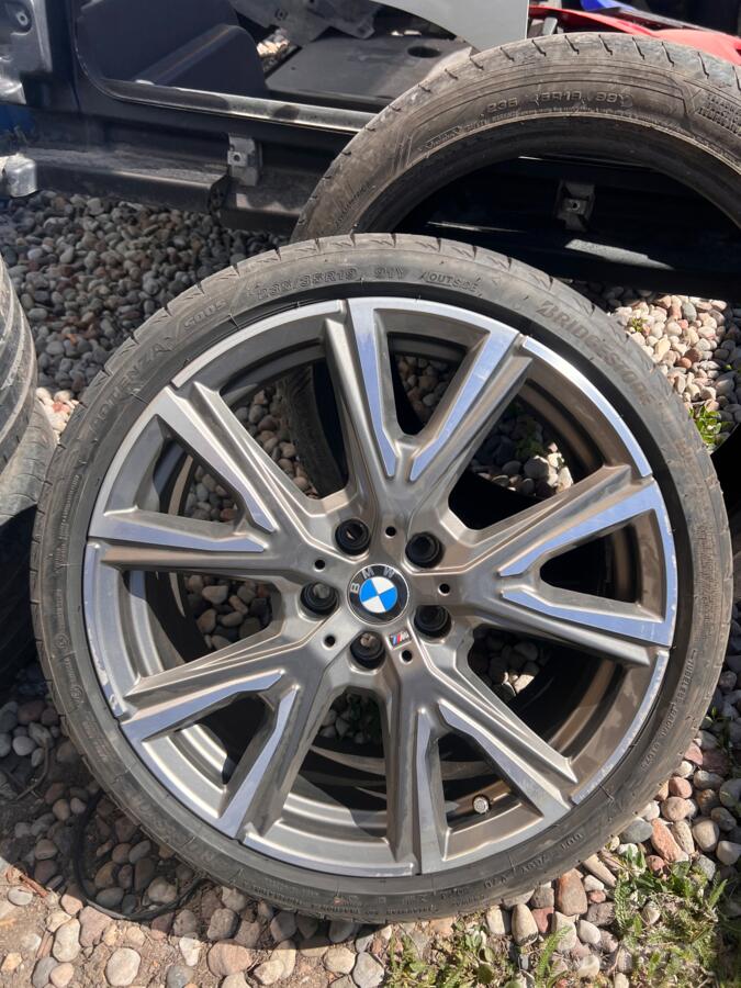 Bmw, valuveljed
