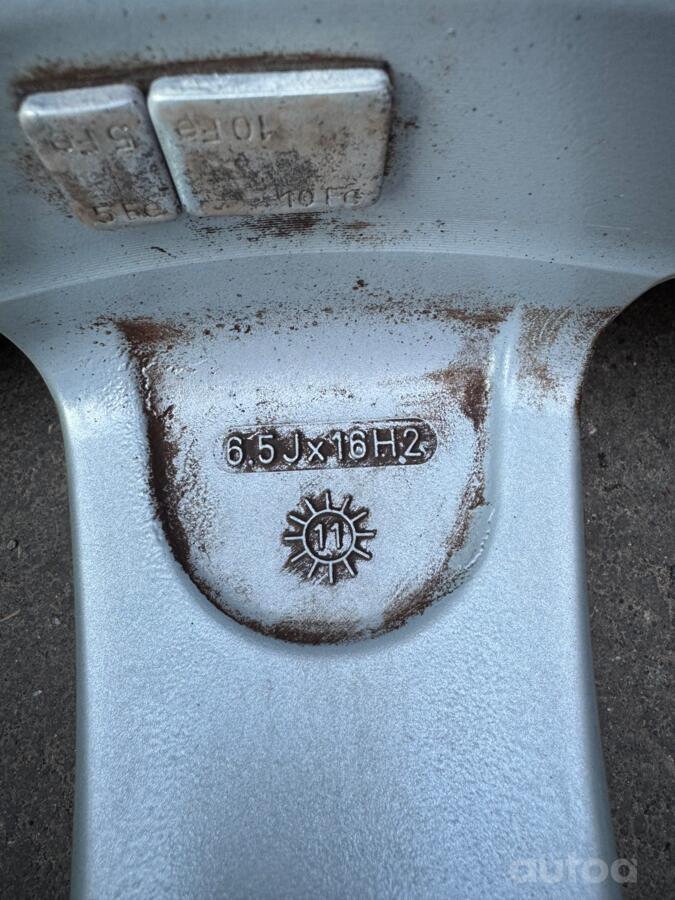 Fondmetal, valuveljed