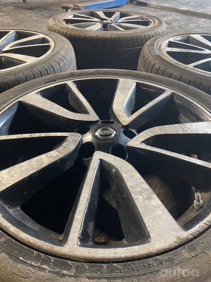 Nissan, valuveljed