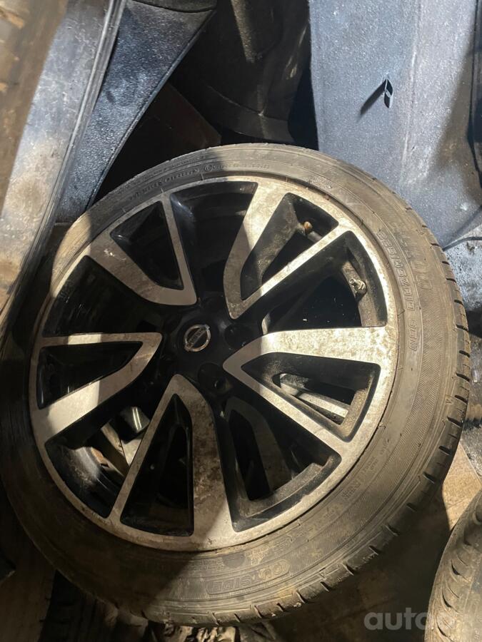 Nissan, valuveljed