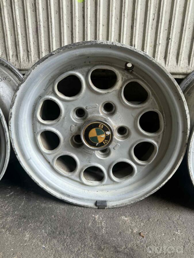 Bmw, valuveljed