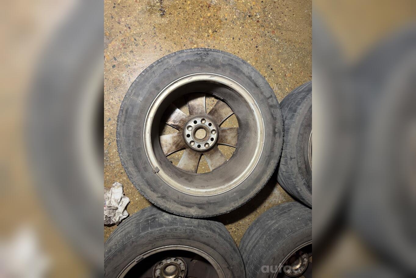 Audi, valuveljed