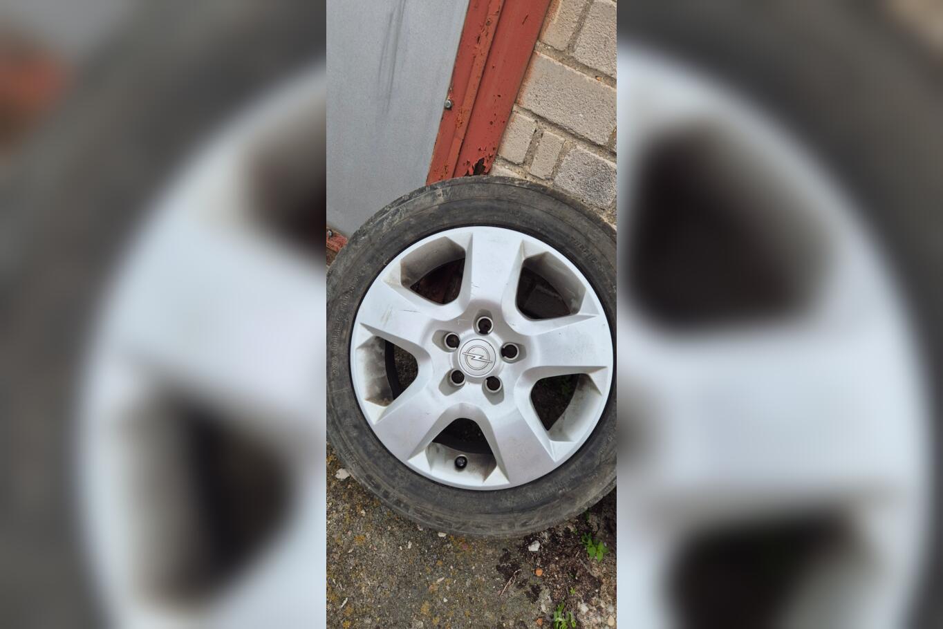 Opel, terasest stantsitud