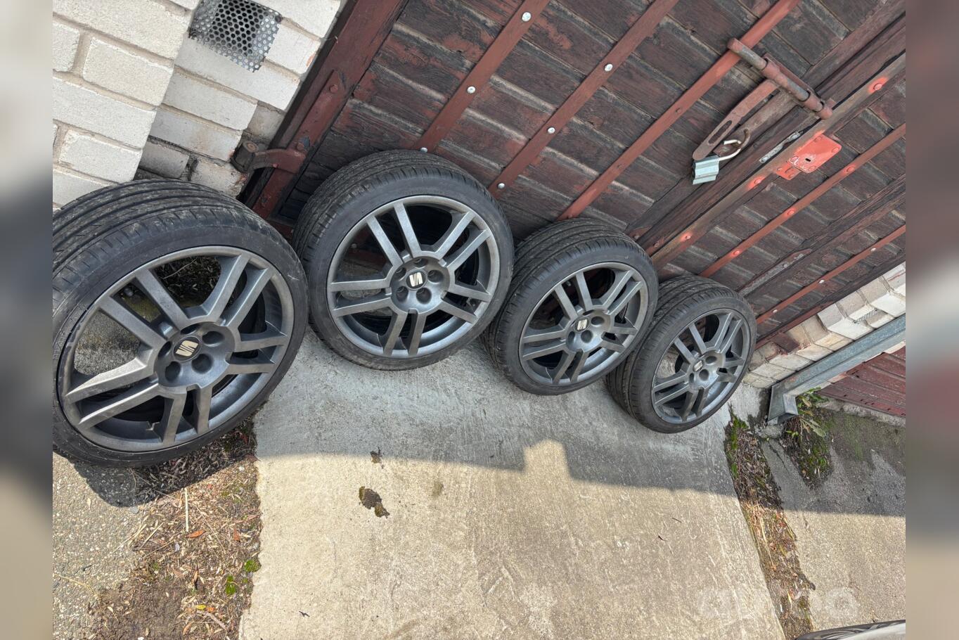 SEAT Ibiza, valuveljed