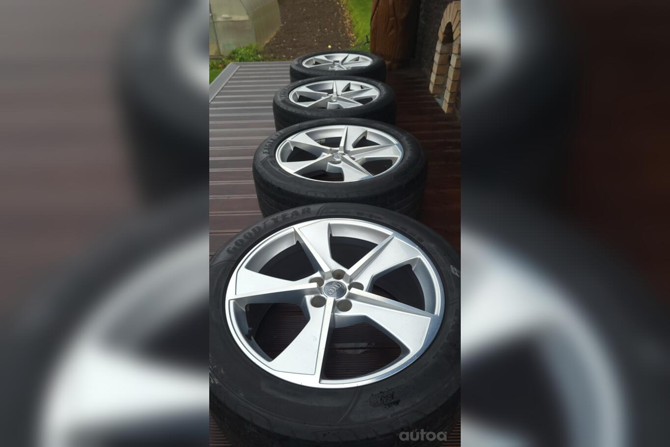 AUDI, valuveljed