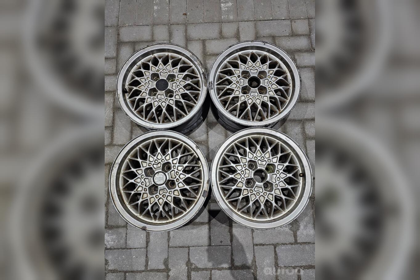 BBS, valuveljed