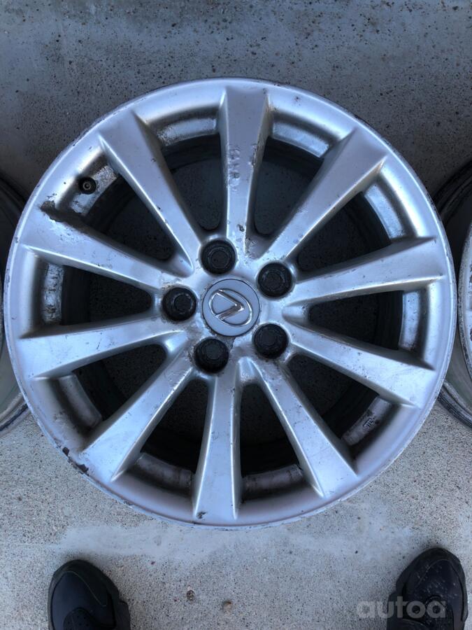 Lexus, valuveljed