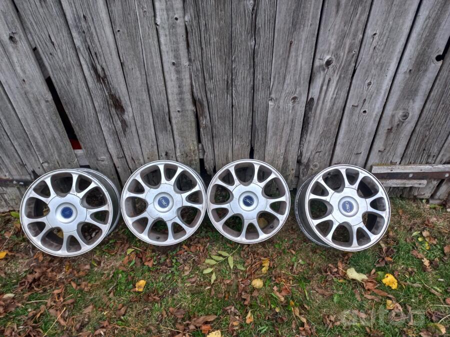 Ford, valuveljed