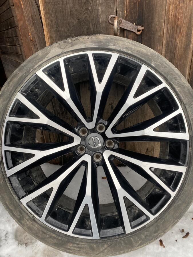 Volvo, valuveljed