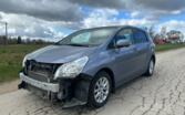 Toyota Verso 1 generation Minivan