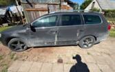 Volkswagen Passat B6 wagon 5-doors