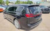 Chrysler Pacifica 2 generation Minivan