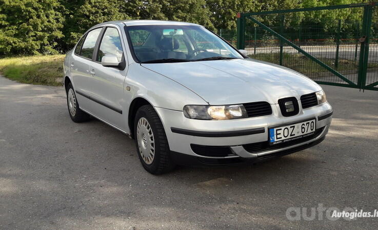 SEAT Toledo 2 generation Sedan