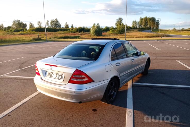 Mercedes-Benz C-Class W203/S203/CL203 Sedan