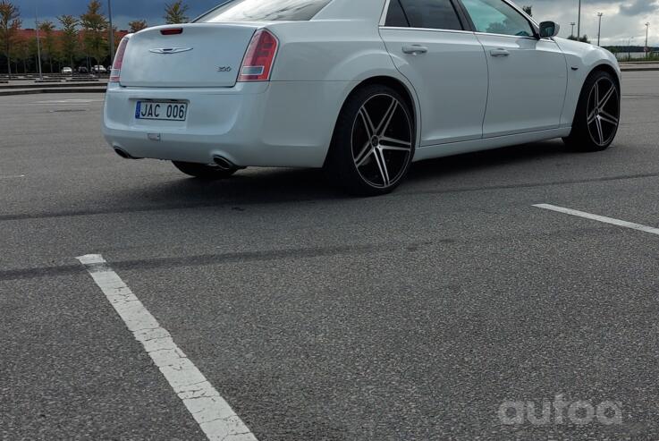Chrysler 300C 2 generation Sedan 4-doors