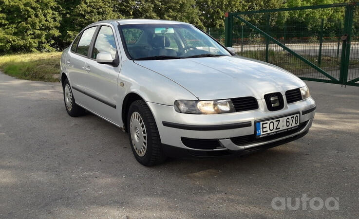 SEAT Toledo 2 generation Sedan