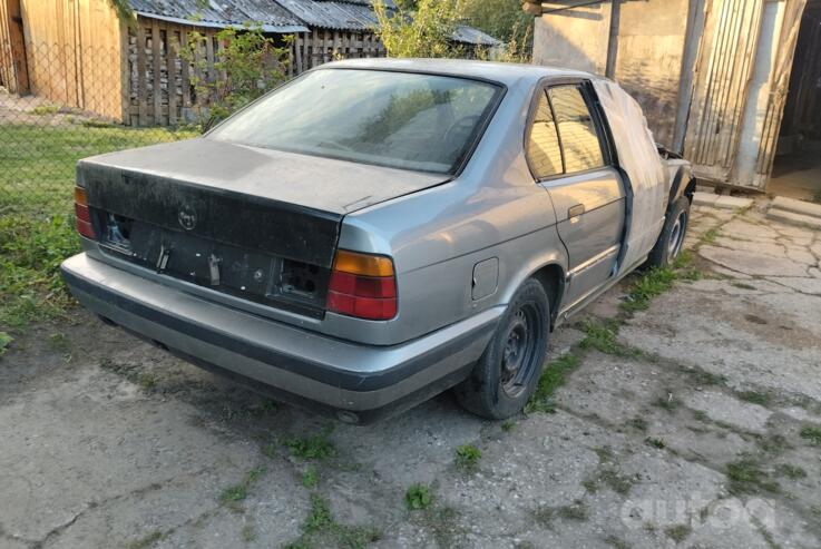 BMW 5 Series E34 Sedan