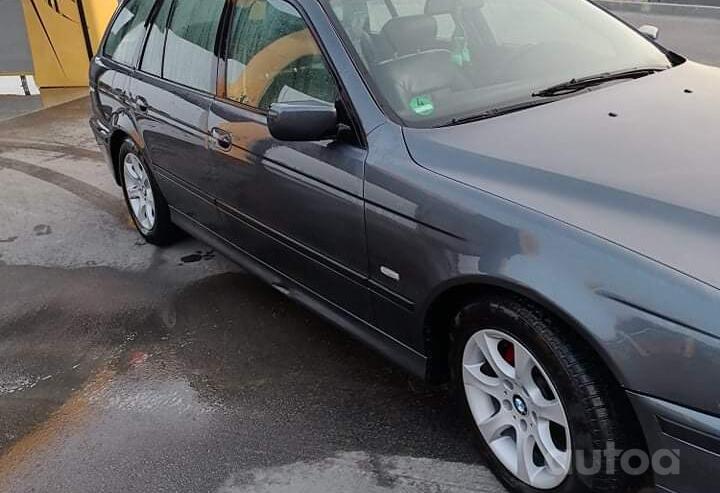 BMW 5 Series E39 Touring wagon