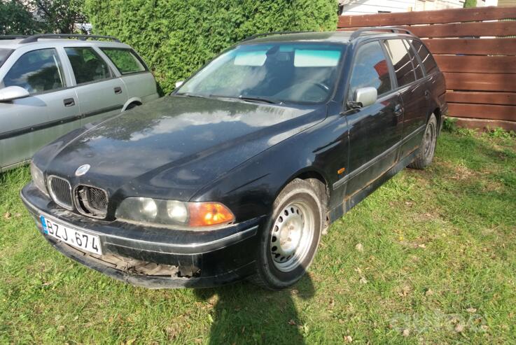 BMW 5 Series E39 Touring wagon