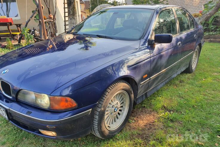 BMW 5 Series E39 Sedan 4-doors