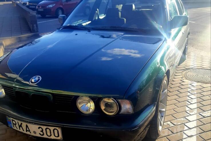 BMW 5 Series E34 Sedan