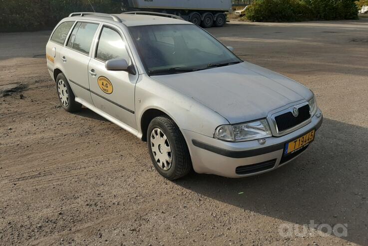 Skoda Octavia 1 generation [restyling] Combi wagon 5-doors