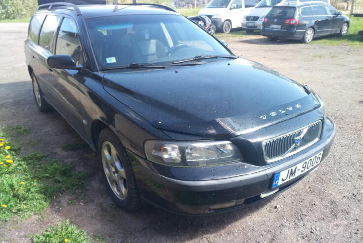 Volvo V70 2 generation wagon