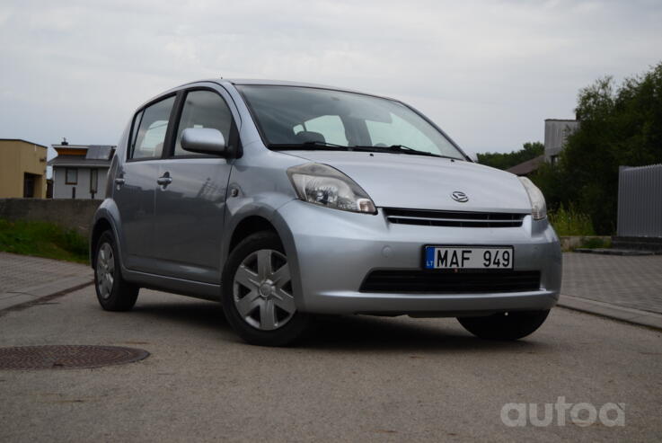 Daihatsu Sirion 2 generation Hatchback