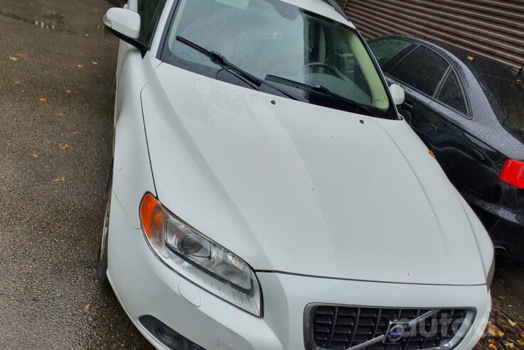 Volvo V70 3 generation wagon