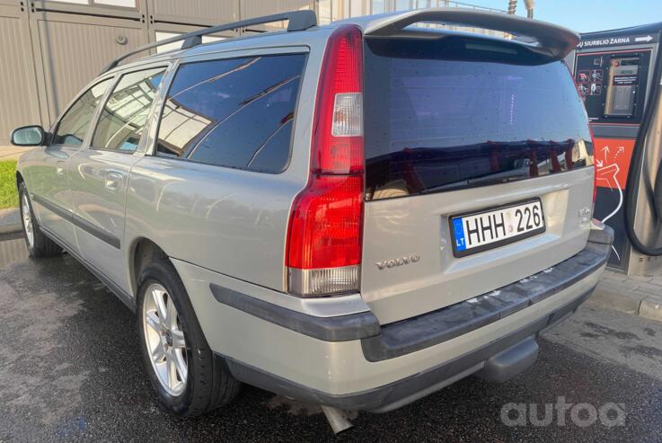 Volvo V70 2 generation wagon