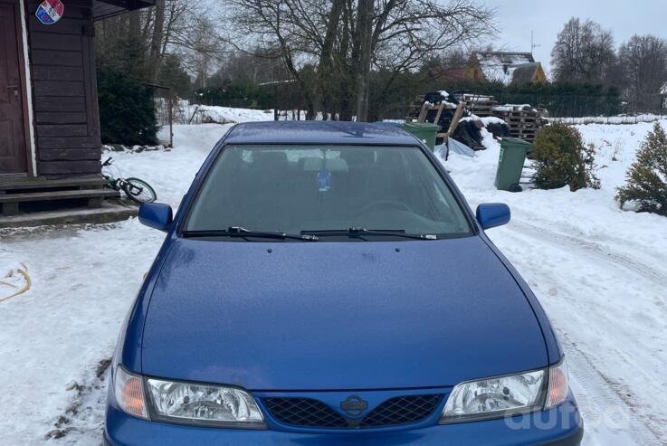 Nissan Almera N15 Hatchback 5-doors