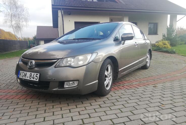 Honda Civic 8 generation Hybrid Sedan 4-doors