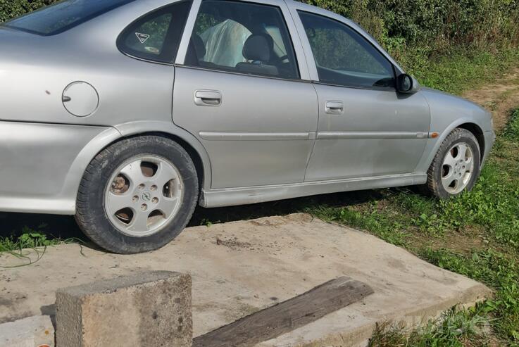 Opel Vectra B [restyling] Sedan 4-doors