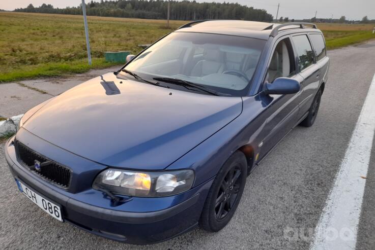 Volvo V70 2 generation wagon