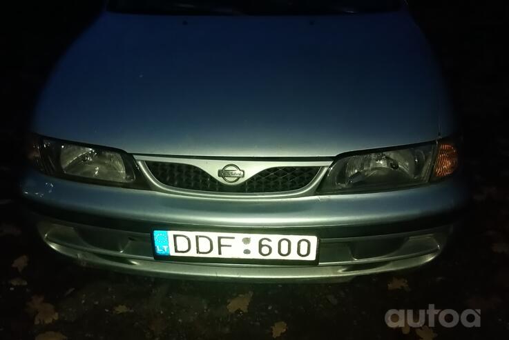 Nissan Almera N15 Hatchback 5-doors