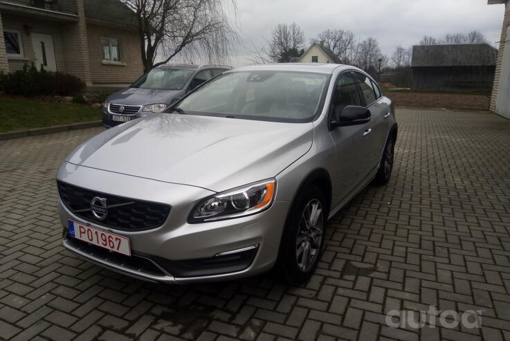 Volvo S60 Cross Country 1 generation