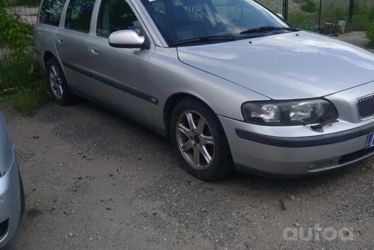 Volvo V70 2 generation R wagon 5-doors