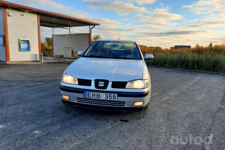 SEAT Cordoba 2 generation Sedan