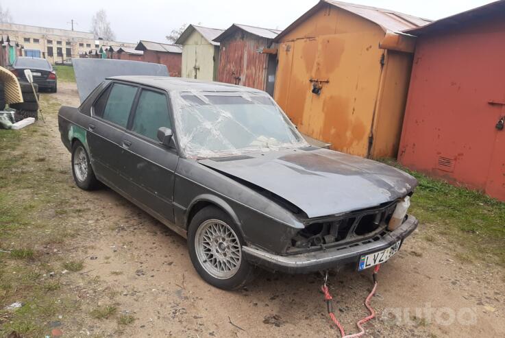 BMW 5 Series E28 Sedan