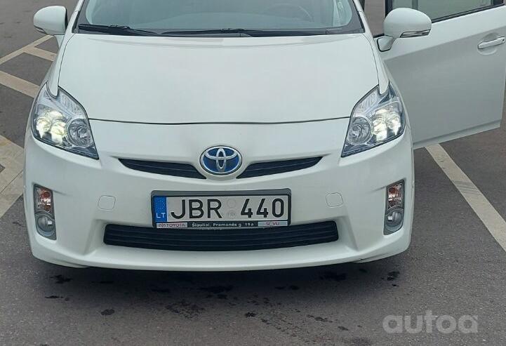 Toyota Prius 3 generation [restyling] Hatchback