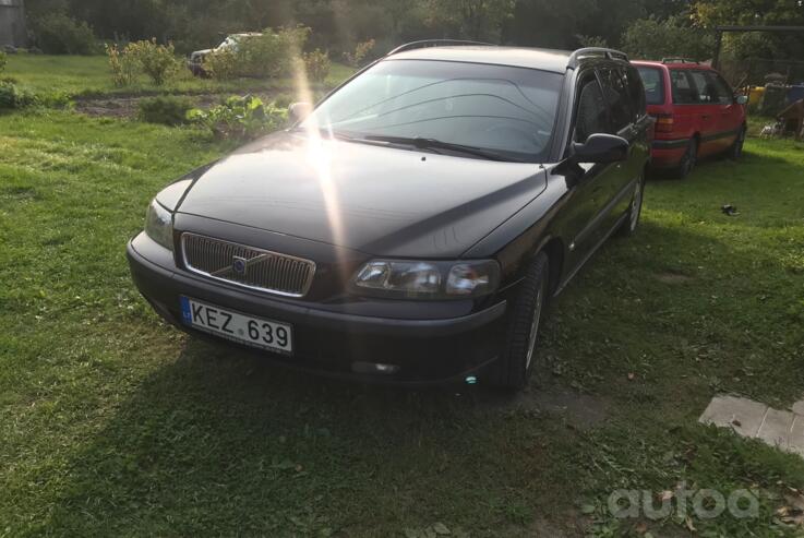 Volvo V70 2 generation wagon