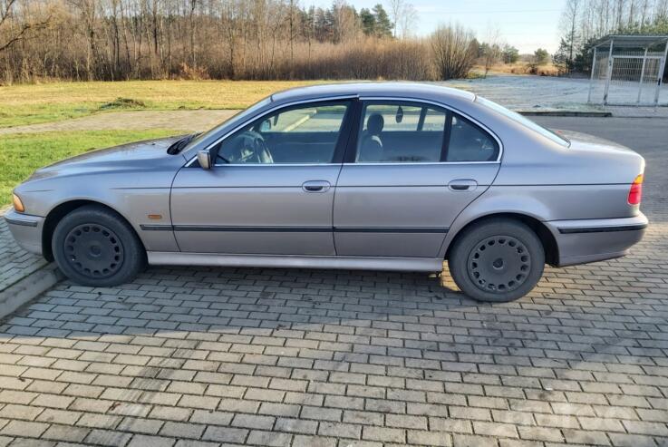 BMW 5 Series E39 Sedan 4-doors