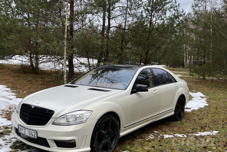 Mercedes-Benz S-Class W221 Sedan Long