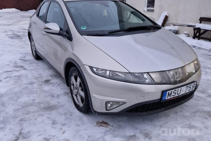 Honda Civic 8 generation Hatchback 5-doors