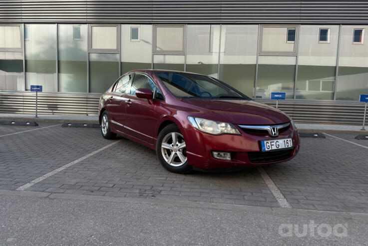 Honda Civic 8 generation Hybrid Sedan 4-doors
