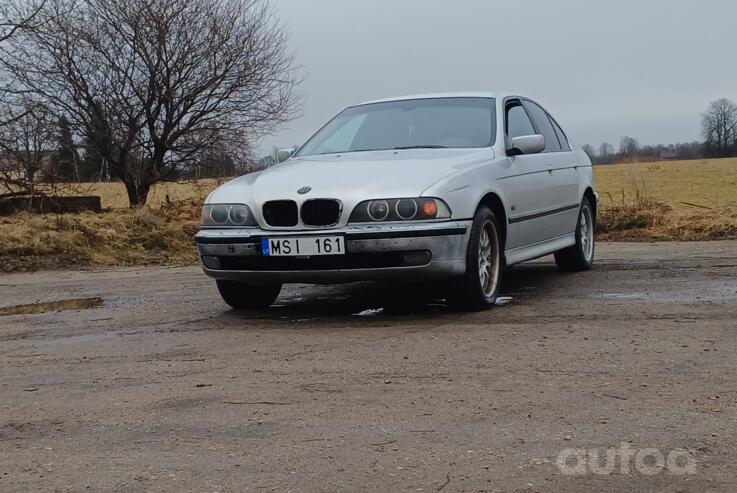 BMW 5 Series E39 Sedan 4-doors