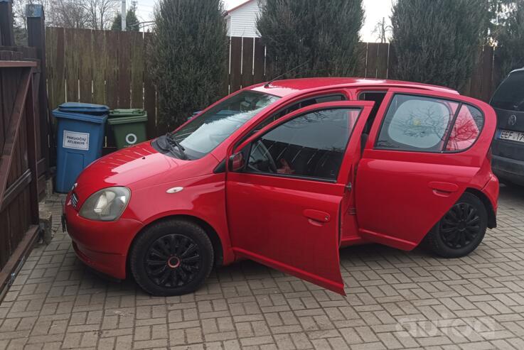 Toyota Yaris 1 generation