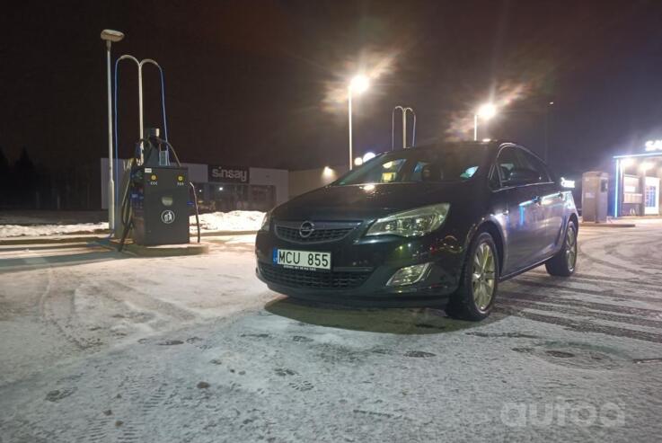 Opel Astra J Hatchback 5-doors