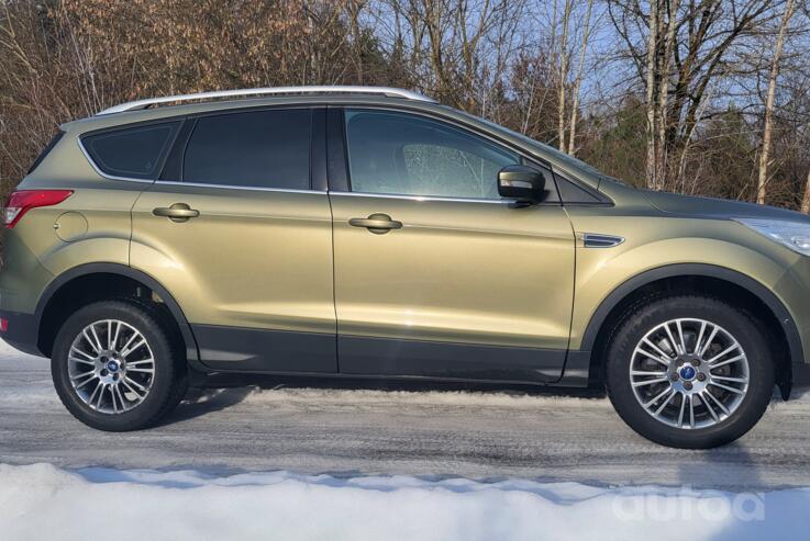 Ford Kuga 2 generation Crossover